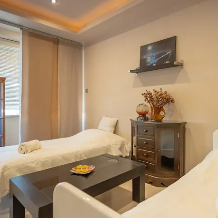 Evexia Suite, شقة فولوس